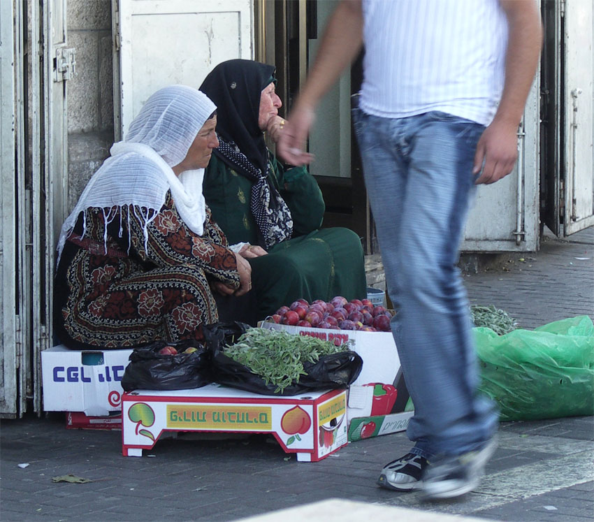 Women selling sage